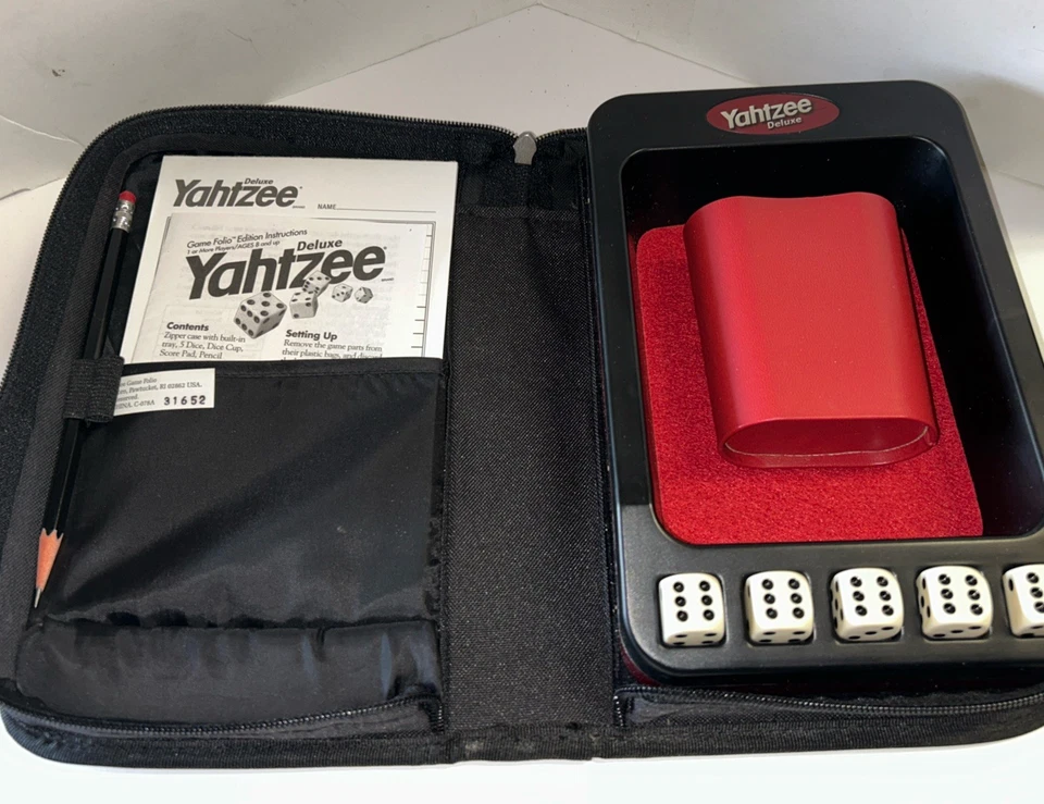 Yahtzee Deluxe Edition Game Folio Nylon Zip Case Game 2003 Hasbro Complete Nice - Image 2 of 4
