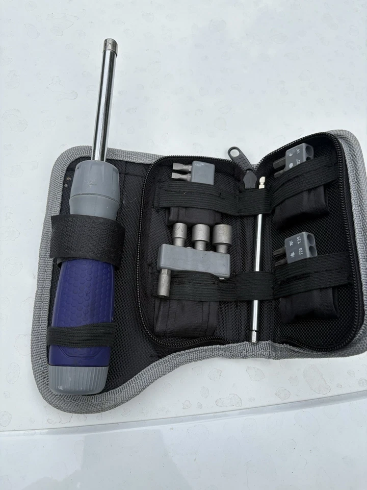 Kobalt Plastic Handle Combination Tip Multi-bit Screwdriver Set. - Image 2 of 3