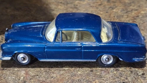 Corgi Toys Vintage diecast car 253 Mercedes-Benz 220SE Coupe Blue Gt Britain
