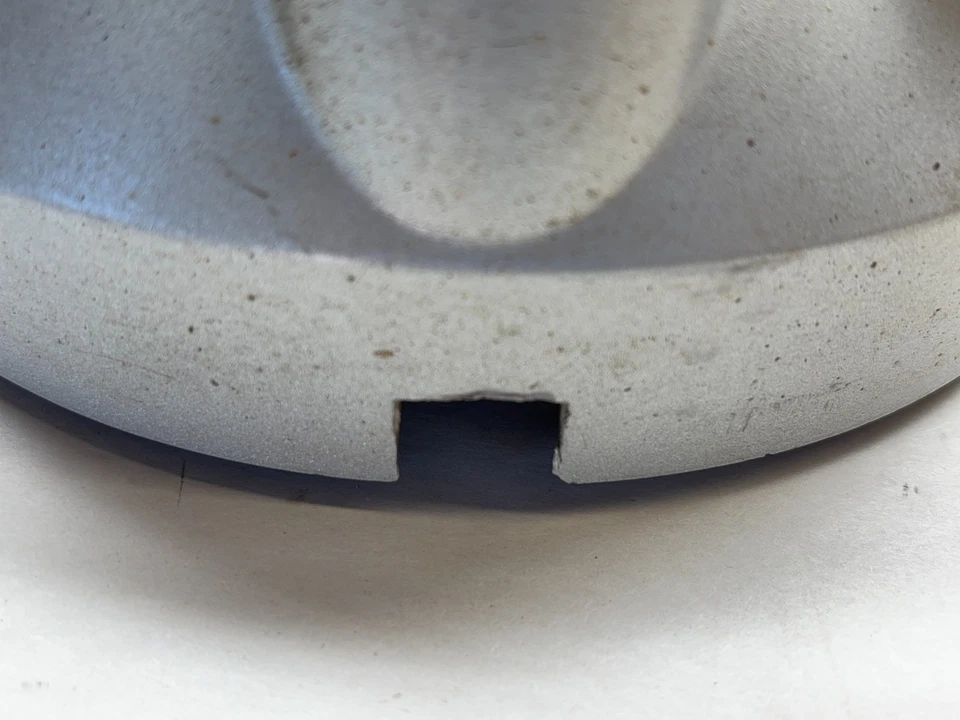 Tapa central pintada Dodge Ram 2500 XY18PAKAB 2003-2011 *Problemas cosméticos* Foto 4 de 4