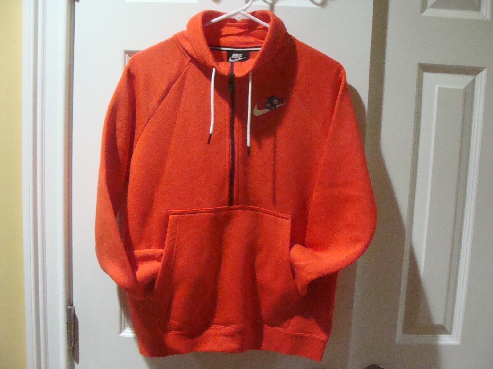 Nike Womens Ultra Femme 1/2 Zip Hoodie Red/White Floral Size S