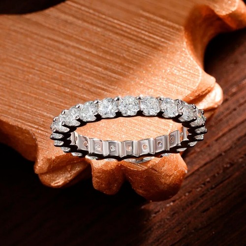 Anillo de compromiso redondo de eternidad de moissanita de 3 mm D VVS1 banda de compromiso de plata de ley 925 - Imagen 2 de 18