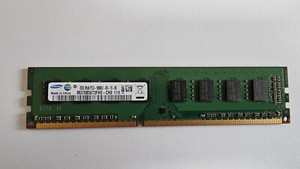 Samsung 2GB DDR3-1333MHz 240-Pin M378B5673FH0-CH9 RAM Modul