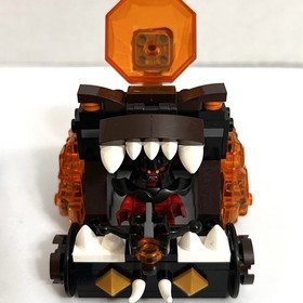 LEGO Nexo Knights Chaos Catapult 70311 & Moltors Lava Smasher 70313