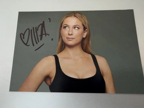 ILIZA SHLESINGER Signed 4x6 Photo COMEDIAN AUTOGRAPH 1B