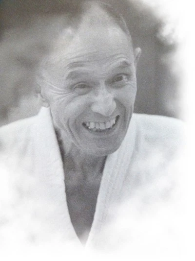 Revista mensual oculta diciembre 2025 Aikido Master Gozo Shioda y Budo japonés - Imagen 4 de 4