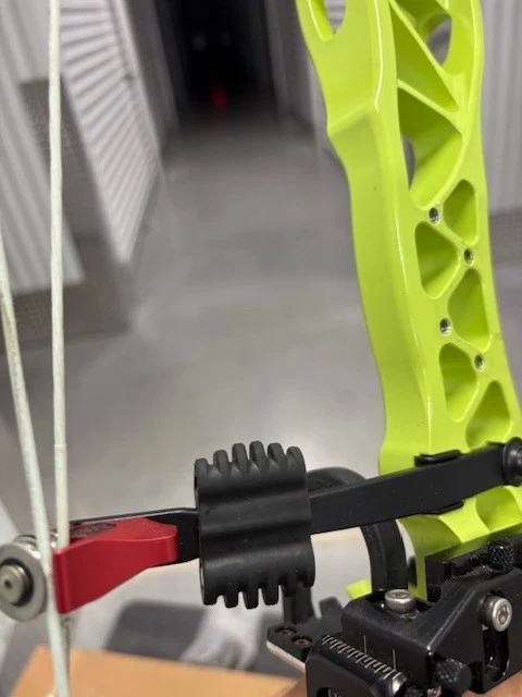 Bowtech Reckoning 35 Rh 60lb with arrow rest and peep - Image 4 of 4