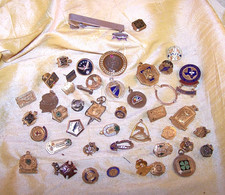 VINTAGE big lot of gold-filled fraternal / company pins & jewelry, 111.62 grams