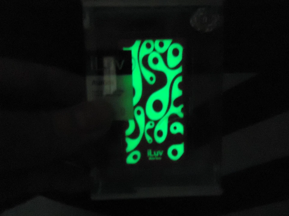 Estuche iLuv Aurora Brilla en la Oscuridad "NUEVO EN PAQUETE" para iPod Nano "Gran artículo de regalo " Foto 2 de 4