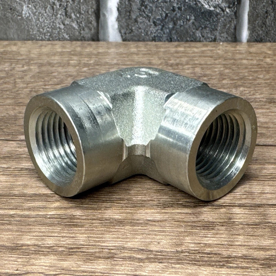 1/2 FNPT Alloy Steel Pipe Fitting Elbow Parker 1/2 DD-S Pipe & Port 90° Elbow - Image 2 of 3