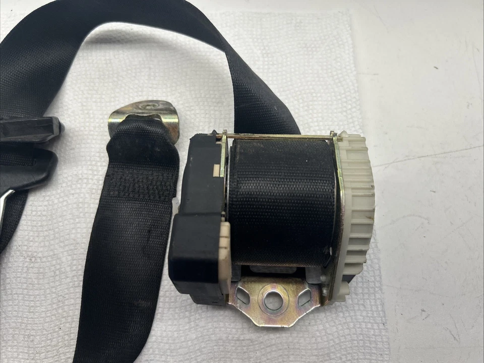 OEM Front Right Seat Belt Retractor FOR 2003 2004 2005-2008 BMW Z4 E85 33009759 - Image 4 of 4