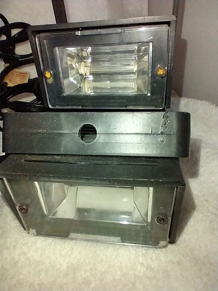 4x Mini Strobe Light - Adjustable - Special Effects - Image 3 of 4