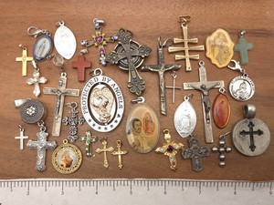 Vintage-Now 30 Piece Cross Christian Catholic Medals Pendant Religious Lot #6