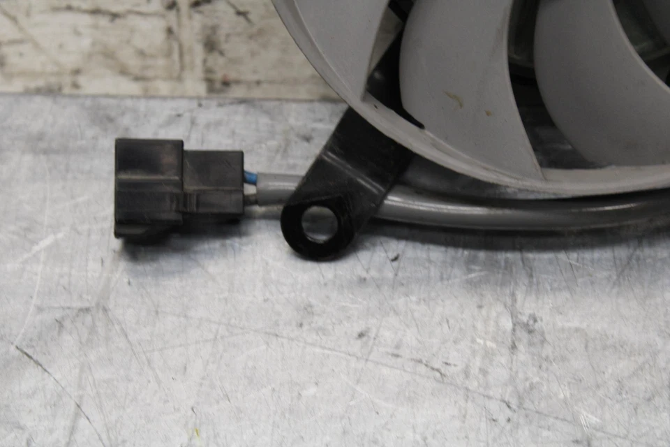 Yamaha YZF R1 2007 motor derecho radiador ventilador de refrigeración 4C8-12405-10-00 BB575 Foto 3 de 4