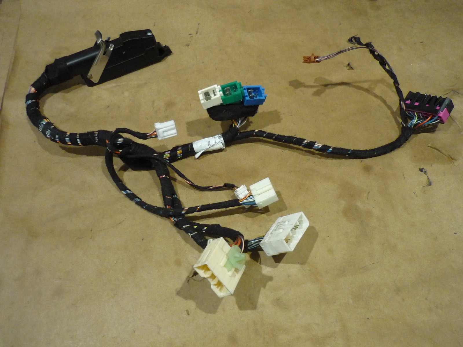 Maserati 4200 M138 - LH Pilot Side Seat Wire Harness  - P/N 980001129