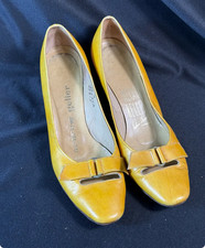 Sz 5B Andrew Geller Designer Vintage Yellow Leather Bow Pumps Cutout Detail 960s