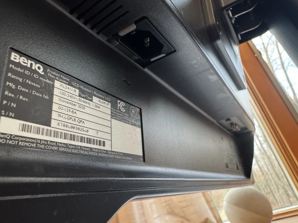 BenQ ZOWIE XL2411Z 24-inch 144hz Gaming Monitor. Used But Very Good Condition. - Image 3 of 4