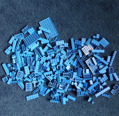 LEGO - BLUE BRICKS LOT 80IES 90IES TOYS MASK TRANSFORMERS STARCOM PLAYMOBIL