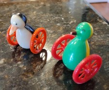 Lot 2 Vintage Nodder Toy Plastic PENGUINS WHEELS Celluloid 2.25" x 2"
