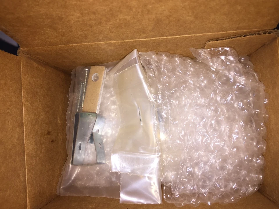 Johnson Controls HC-6703-4N00W Controlador de humedad Sensor Montaje en pared Foto 3 de 4