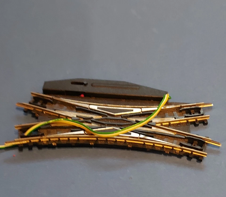 Minitrix elektrische Kreuzungsweiche 4968