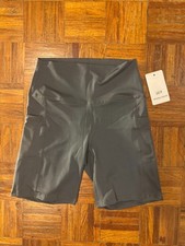 LULULEMON SHORTS WITH SIDE POCKETS ORIGINAL DESIGN WOMENS SIZE M
