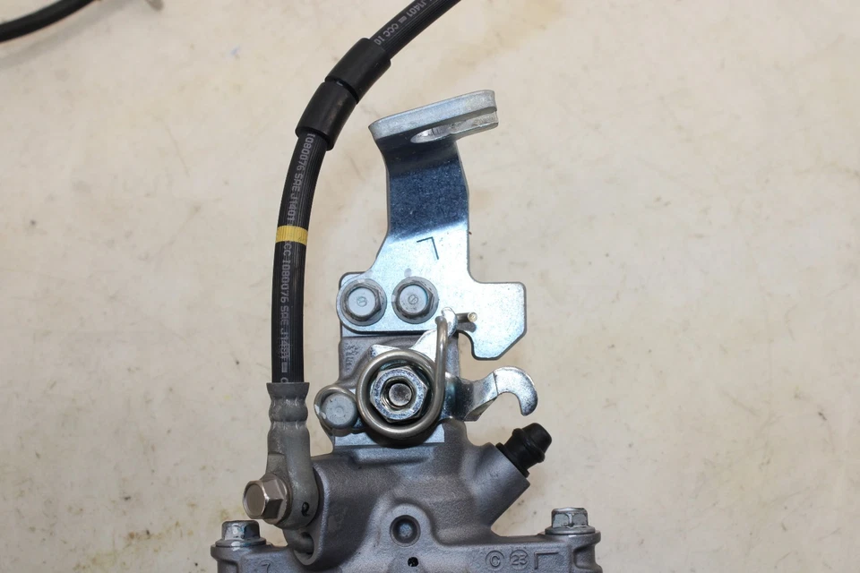 2017-2020 Fiat 124 Spider Brake Caliper Set OEM LK44 - Image 4 of 4