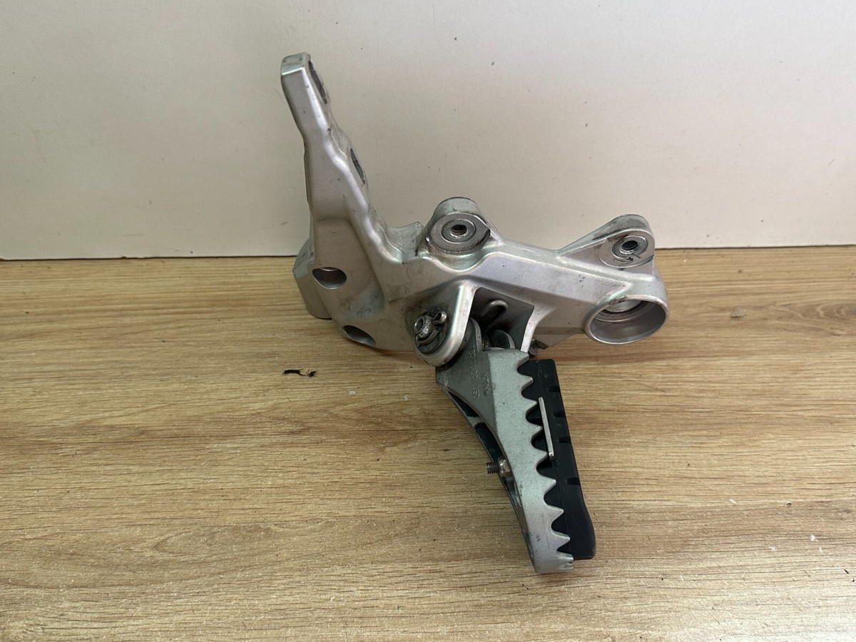 Platine Repose-pied Droit Pour KTM 690 Duke R (2016-2017) - Pièce D'occasion