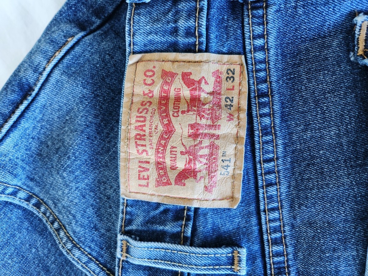 Men's Levi's 542 Jeans, 42 x 32, Athletic Taper, Zipper Fly | eBay