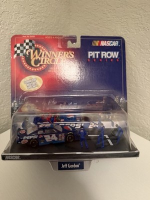 Winners Circle  Jeff Gordon #24 Pit Road Pepsi Chevy Monte Carlo NASCAR 1:64 NEW