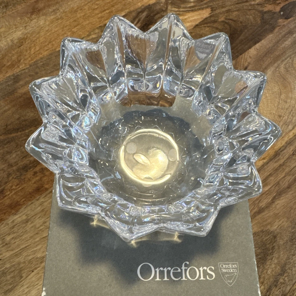 Orrefors Jan Johansson Fleur Crystal Bowl 4.7” por 3.3” 4514-11 Suecia con caja Foto 2 de 4