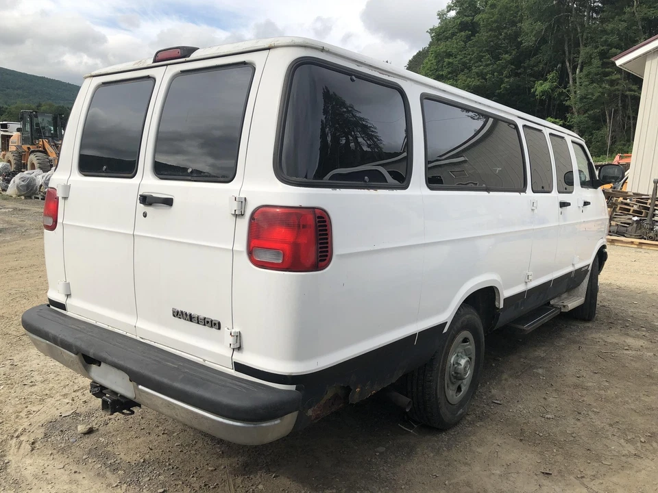 Motor soplador 00 Dodge Van serie 3500 Foto 3 de 4