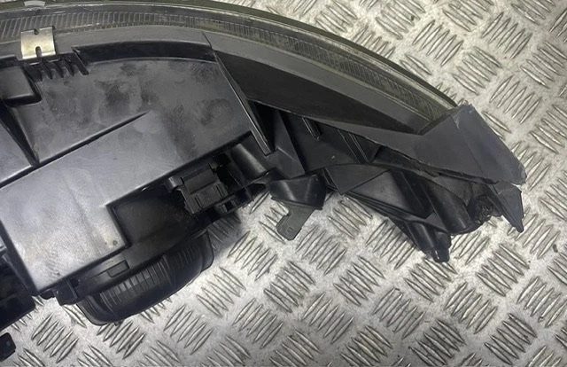 VOLVO V70 II SW Scheinwerfer vorne rechts 8662919 2.40 Diesel 120kw 29842241 - Bild 2 von 4