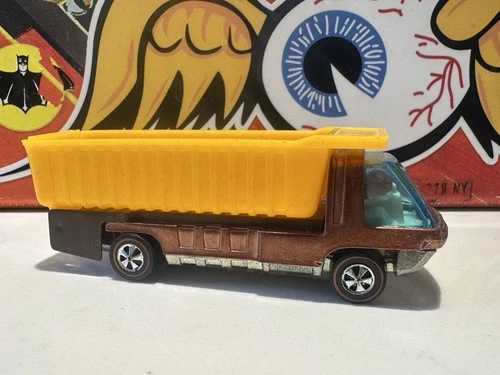 TOUGH! 1970 Hot Wheels Redline COPPER Dump Truck WHITE Interior Near Mint!