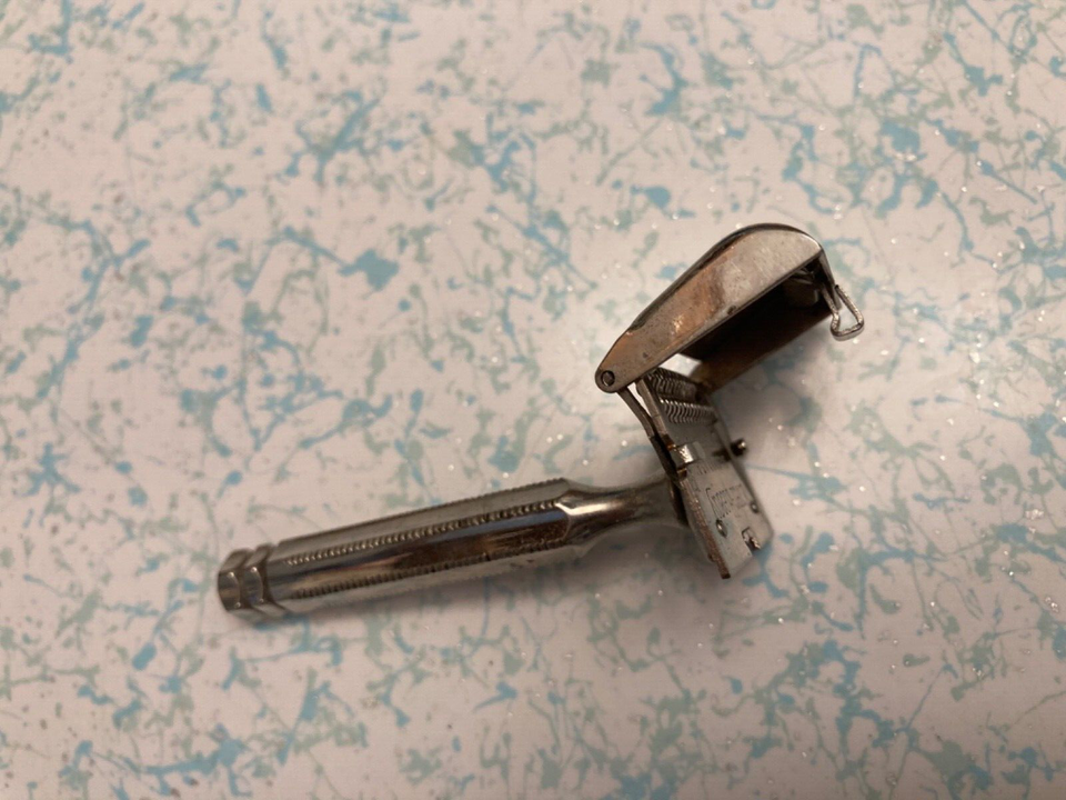 Vintage EverReady Shovelhead Single Edge Safety Razor + 3 Gem blades