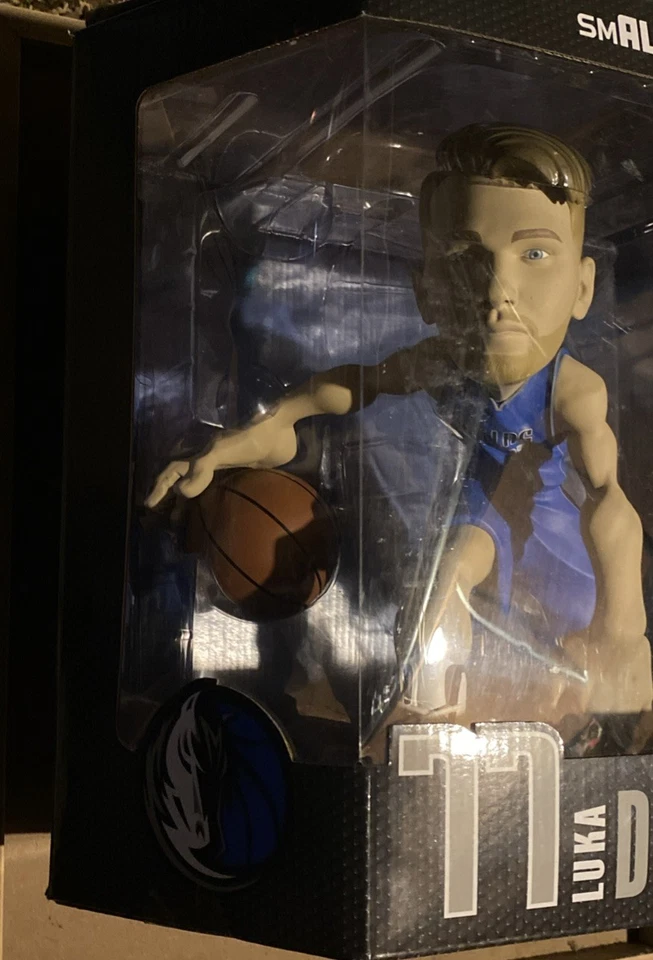 FIGURA DE 11 PULGADAS SMALL STARS NBA 2020 Luka Doncic - Dallas Mavericks rara Foto 2 de 4