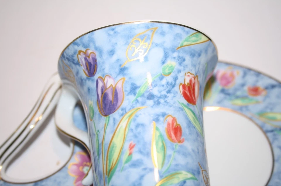 Lindo conjunto de xícara e pires florais - Novo e colorido. - Imagem 4 de 4