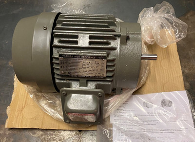 Toshiba High Efficiency Motor B3/44FMC2AOZ   0.75 HP, 3-Phase Induction   New