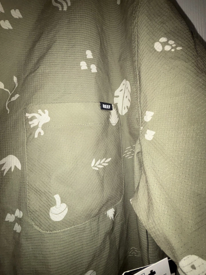 REEF BLOOM 男式 S/S 编织技术衬衫 - 大号 - LT OLIVE - 全新带标签 — 第 4/4 张图片