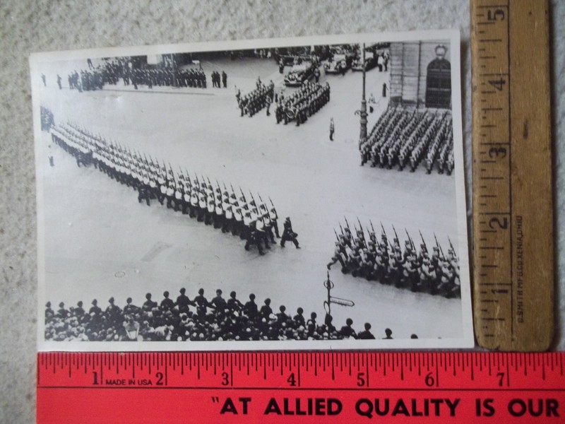 WW2 GERMAN ARMY TROOP PARADE PHOTO,,6.5" x 4.5",SOLDIER,SAILOR,BAND-