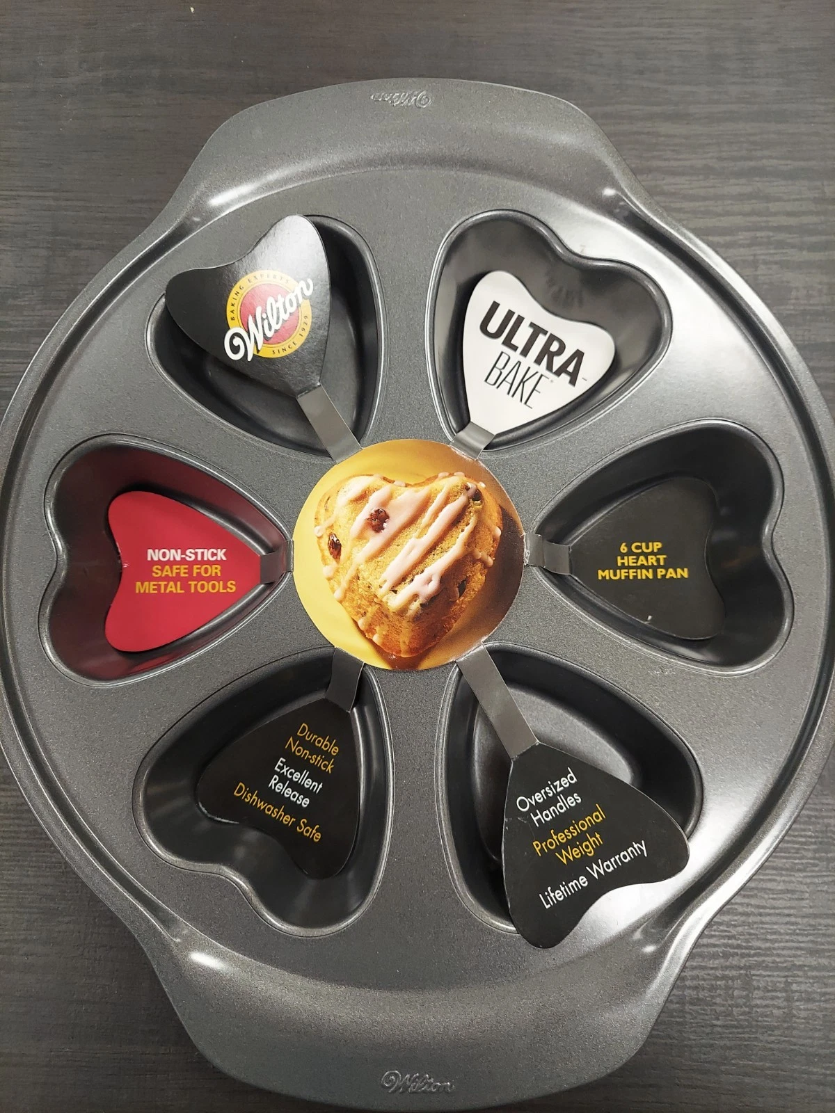 VNTG 2003 Wilton 6 Cup Heart Muffin Pan Bakeware Cast Aluminum Non-Stick NEW (U5
Opens in a new wind