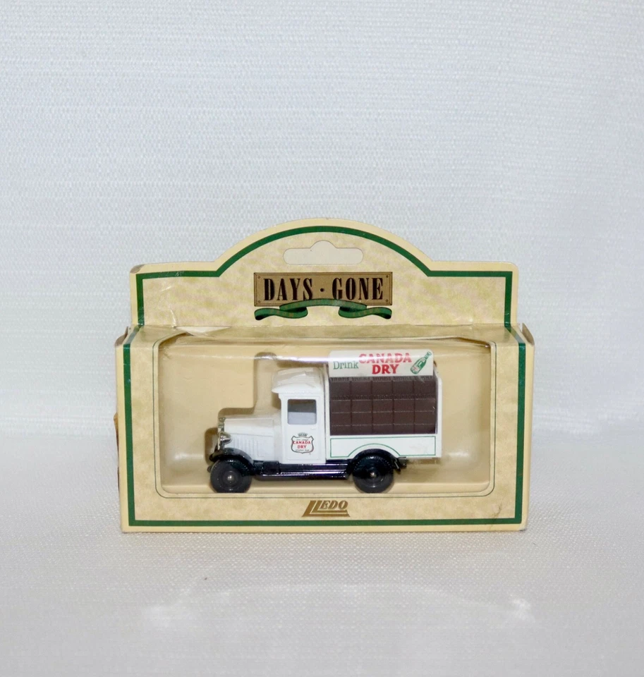 Lledo Days Gone ~ Canada Dry Gingerale 1934 Chevrolet furgoneta botella tarjeta sin perforar Foto 3 de 4