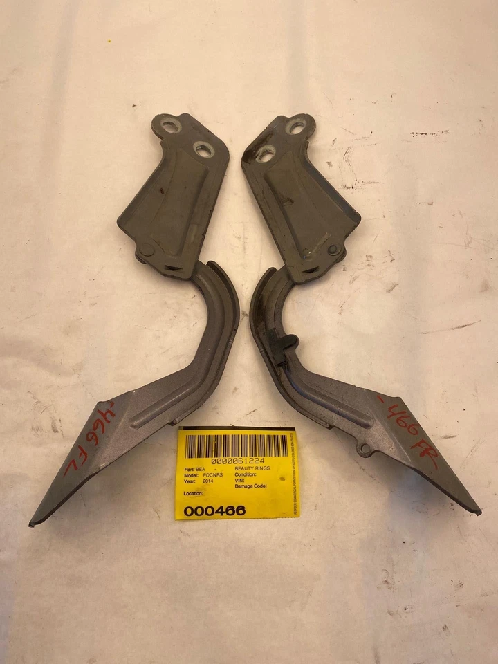 Par de bisagras del capó delantero Ford Focus 2012-2018 lado del conductor y lado derecho del pasajero Foto 2 de 4