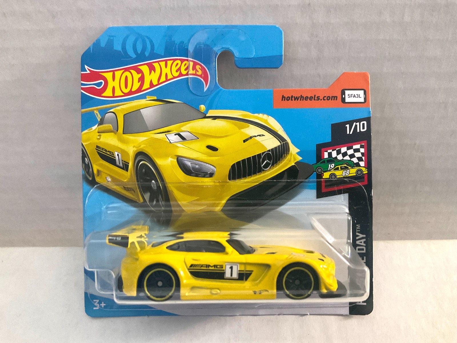 Hot Wheels 16 MERCEDES AMG GT3 - 2019 Race Day #74 - International SHORT CARD