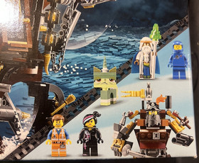 LEGO The LEGO Movie: MetalBeard's Sea Cow (70810) * Not Mint * New * Retired *