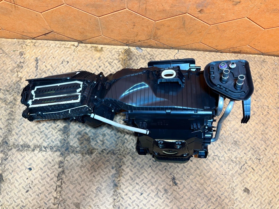 BMW 330i G20 19-24 HVAC AIRE ACONDICIONADO EVAPORADOR SOPLADOR CARCASA CAJA ESTUCHE OEM Foto 2 de 4