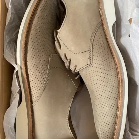 SAOLA Clarks Derby Uomo; US 10 (M) NUOVO DI ZECCA!