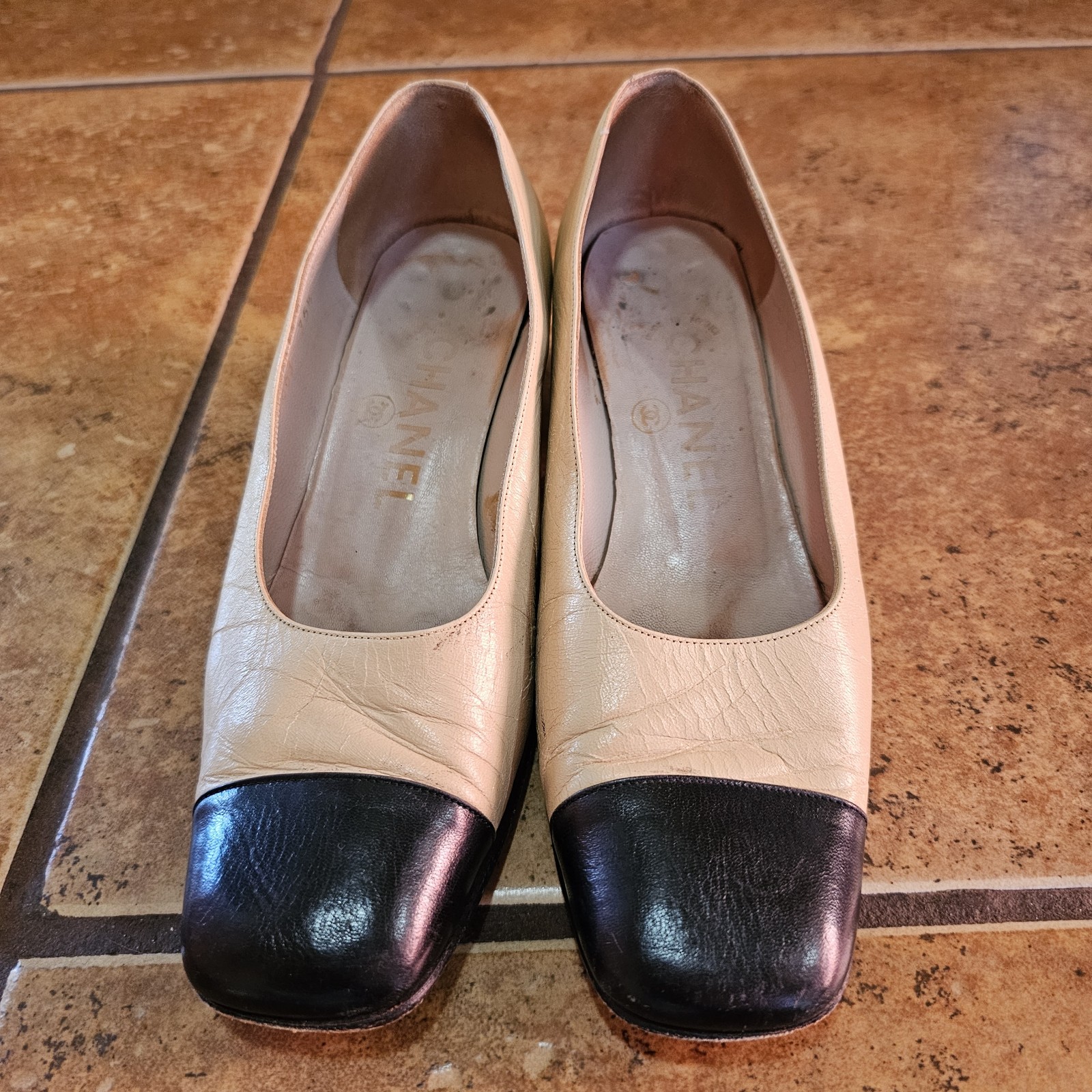 Vintage Chanel Kitten Heels Patent Leather Toe Cap Square Size 35.5 France