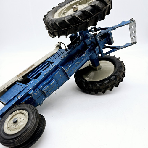 Hubley Ford Commander 6000 Model Tractor Blue 1:12 Scale 1950s Vintage - Picture 10 of 11