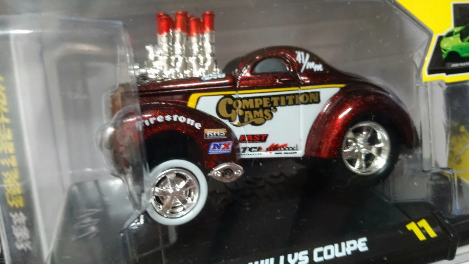 Maisto Muscle Machines 1941 Willys Coupe, bordeaux/bianco (NG75) - Immagine 2 di 2